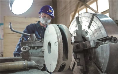 研發(fā)新型設(shè)備 有效替代進(jìn)口